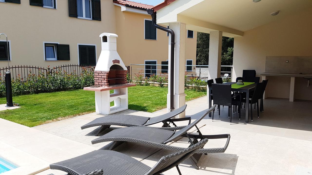 Villas Simag Banjole Exterior photo